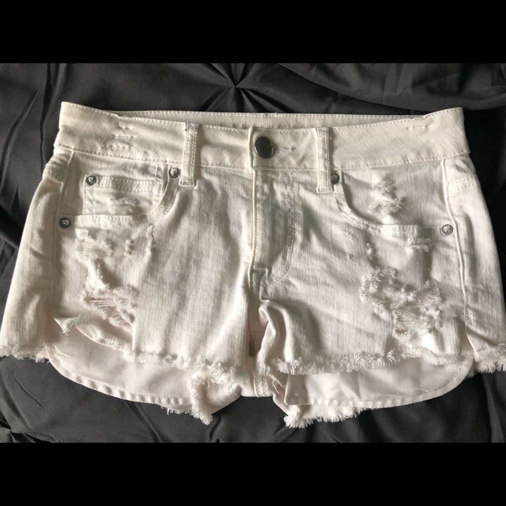American Eagle Outfitters white denim shortie